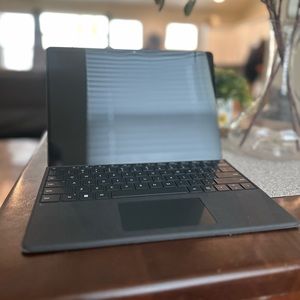 Microsoft surface pro 8